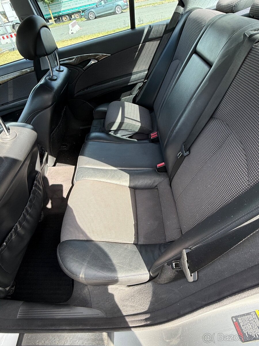 Mercedes-Benz E W211 3.2CDI AVANDGARDE - 19