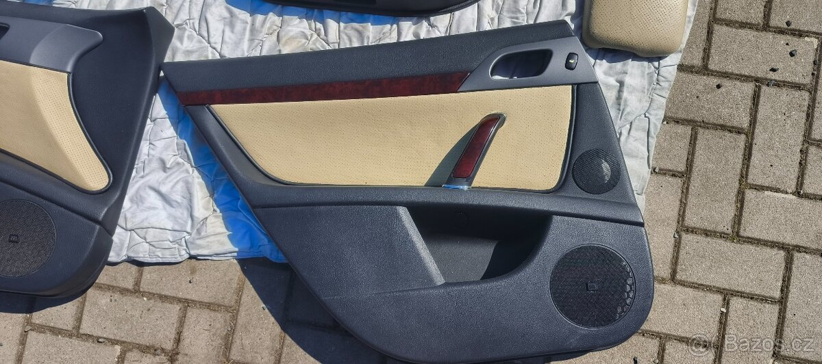 Peugeot 407 interiér - 19