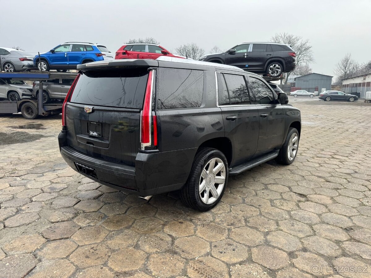 Cadillac Escalade - 19