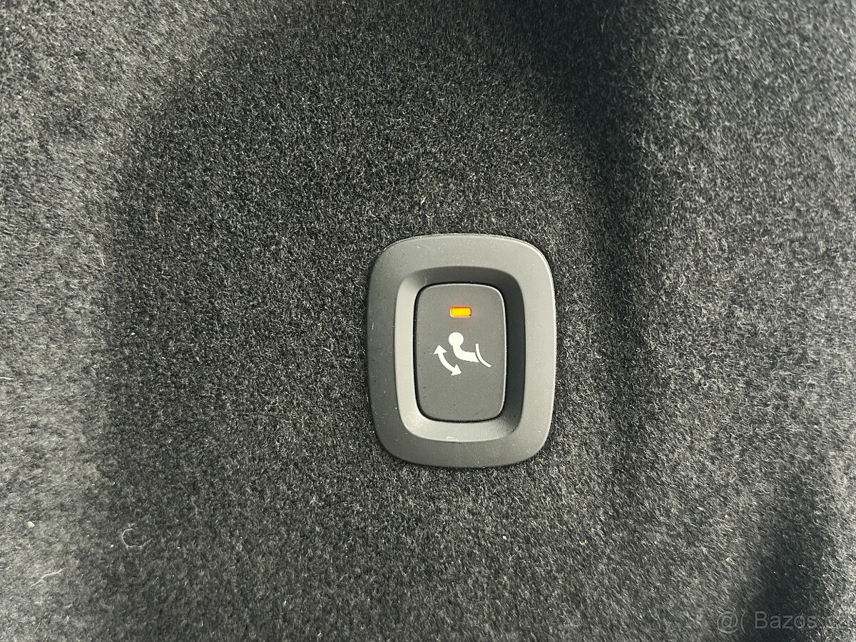 •VOLVO XC60 B4 AWD MOMENTUM PRO, KEYLESS, TAŽNÉ• - 19