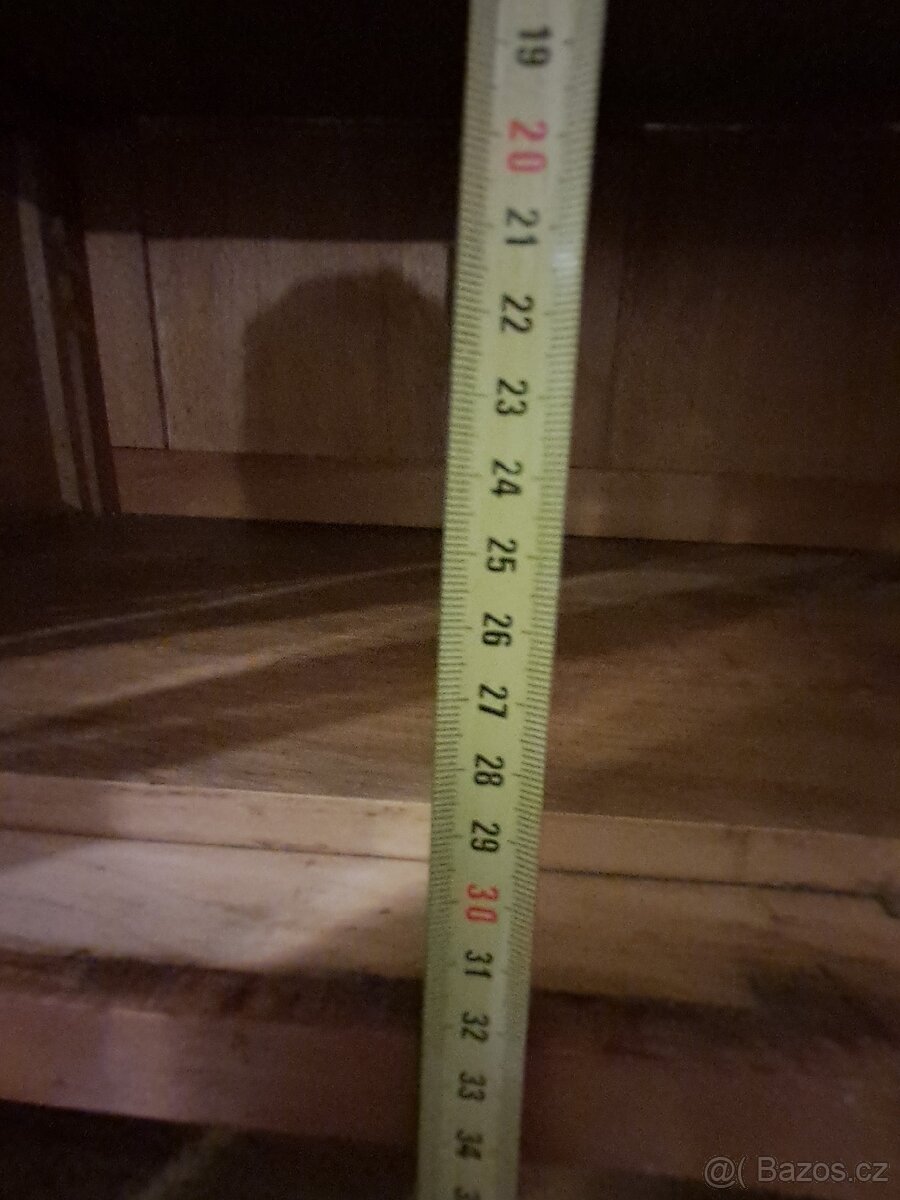 Starožitná skříň vitrina - 19