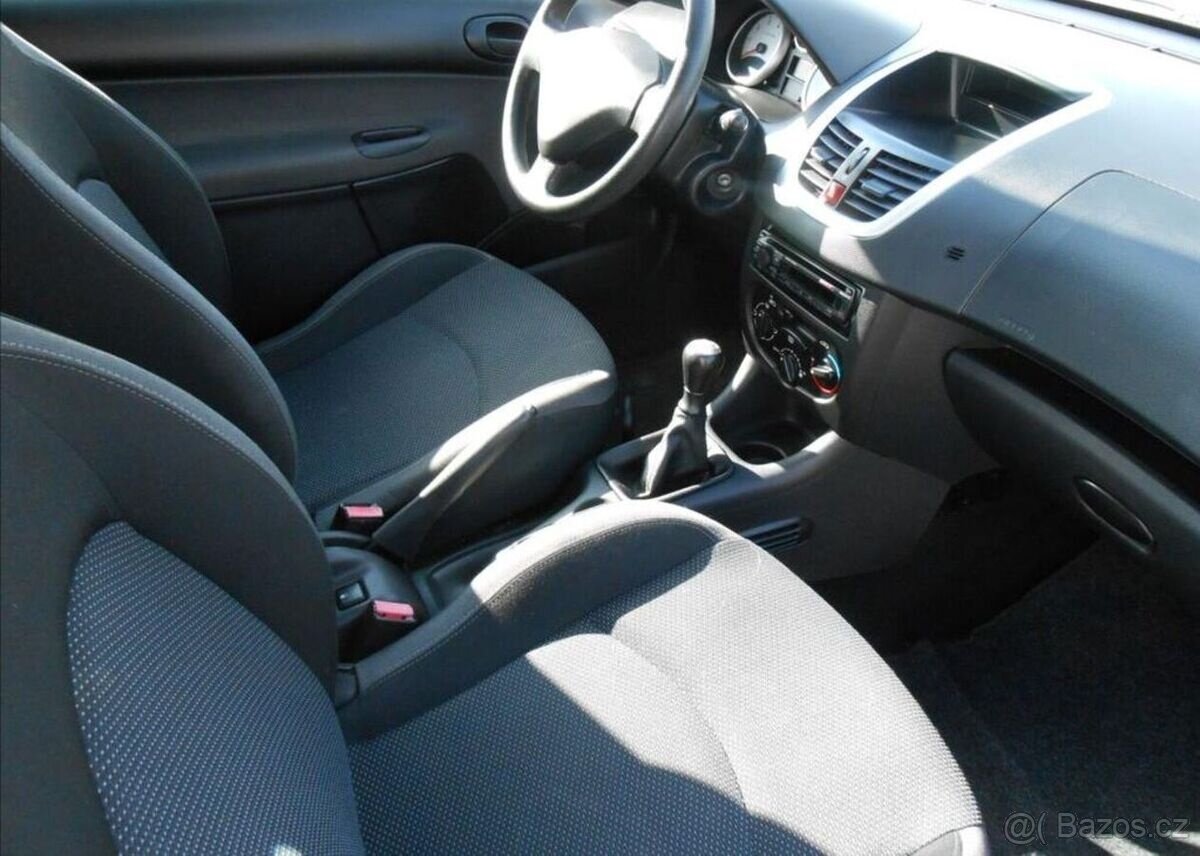 Peugeot 206 1,1 i 44 kW PLUS Serviska benzín - 19