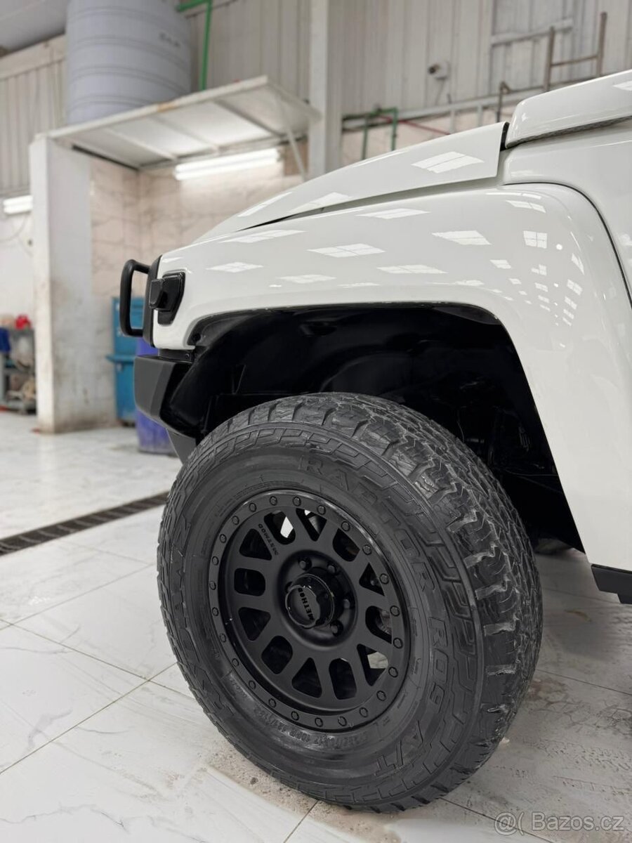 HUMMER H3 ALPHA V8 - 19