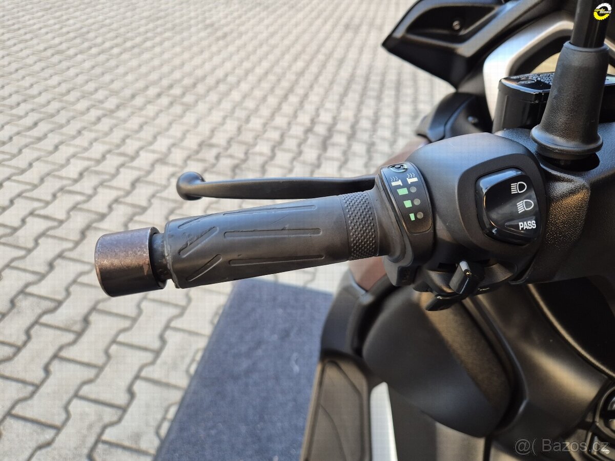 Yamaha X-Max 300 - 19