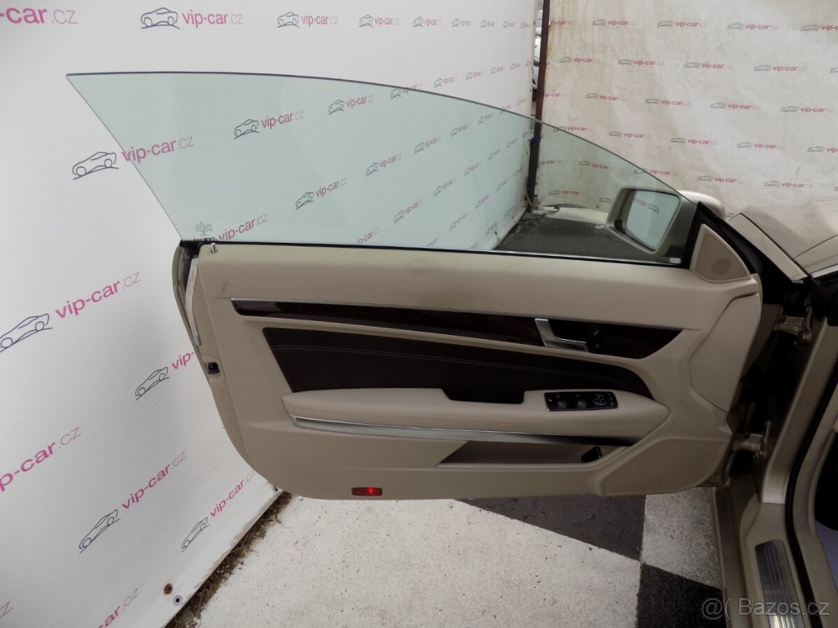 Mercedes-Benz Třídy E 220d Coupé/Full-Led/NAVI/ - 19