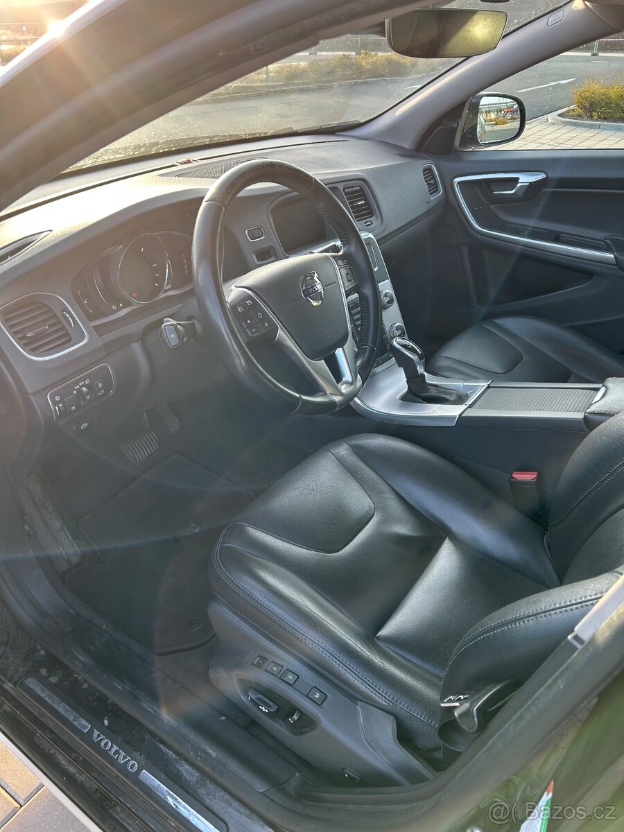 Volvo V60 Cross Country AWD - 19