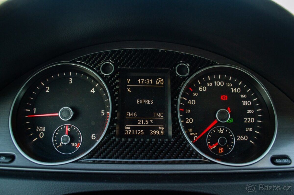 Volkswagen Passat B7 Combi 2.0 TDI DSG - 19