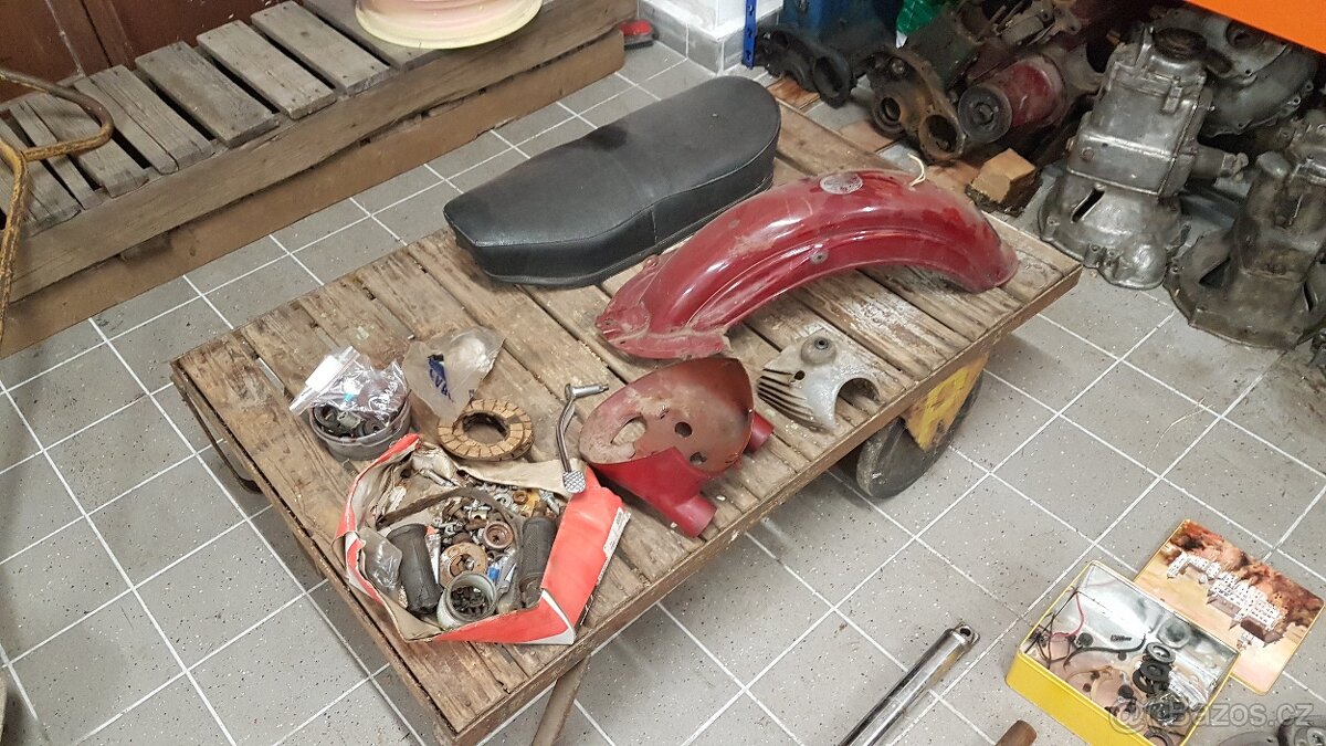 Jawa kyvacka, nahradni dily mix - 19