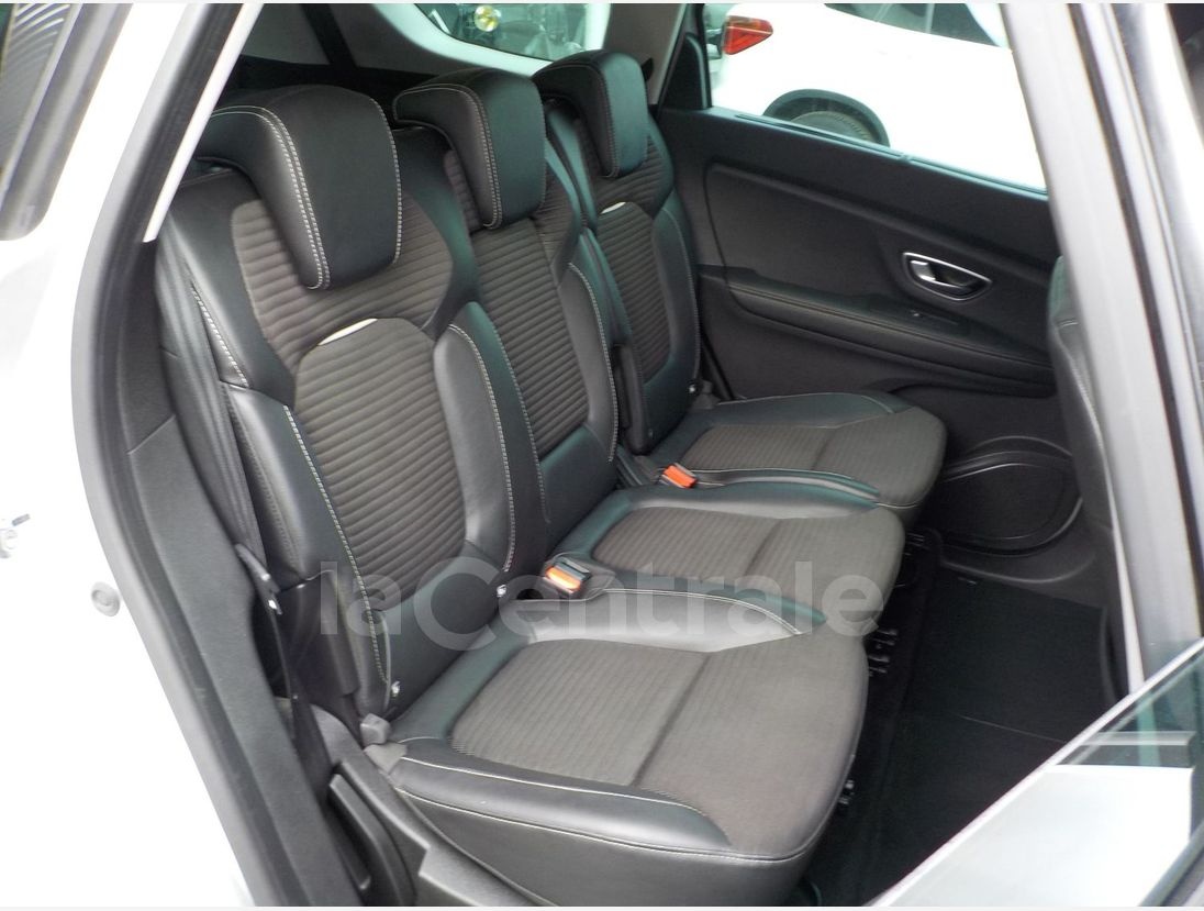 RENAULT Grand Scenic IV 1.7 dCi 120 BLUE INTENS 7 míst 2019 - 19