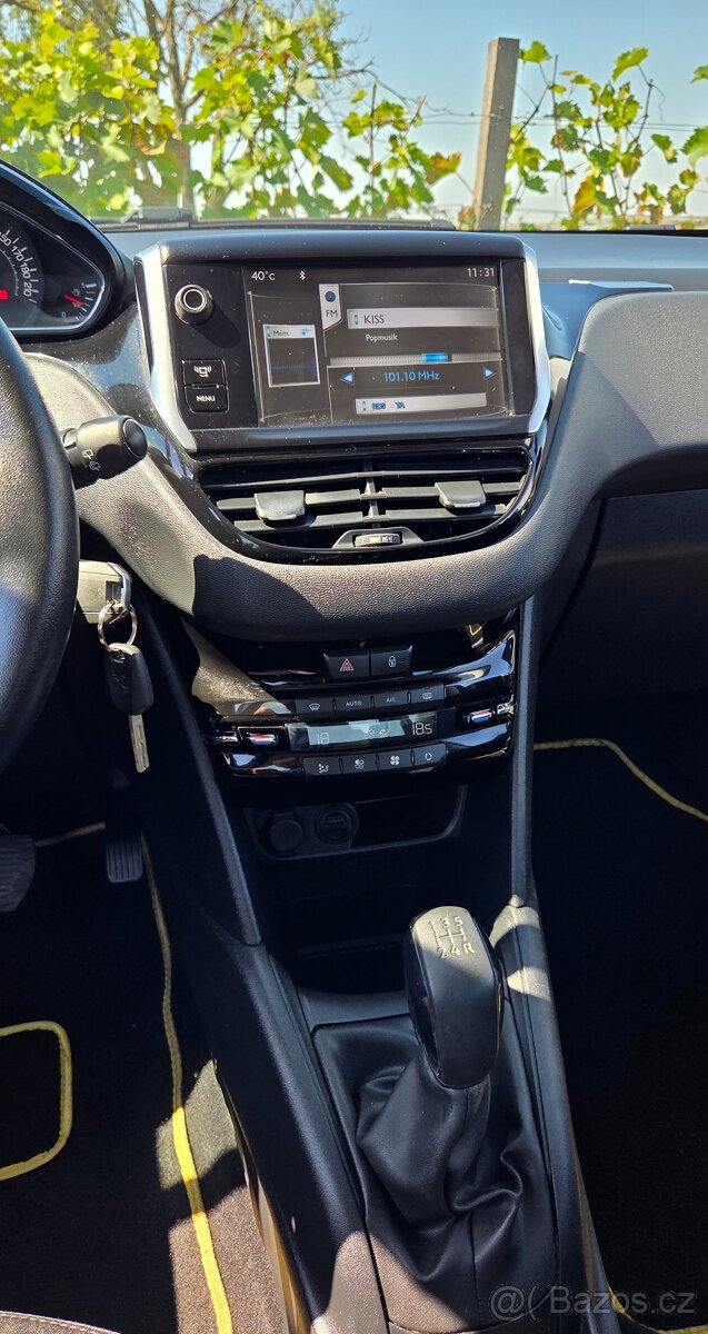 Peugeot 208 1.6 HDi 68KW/92 koní R.V.08/2012 - 19