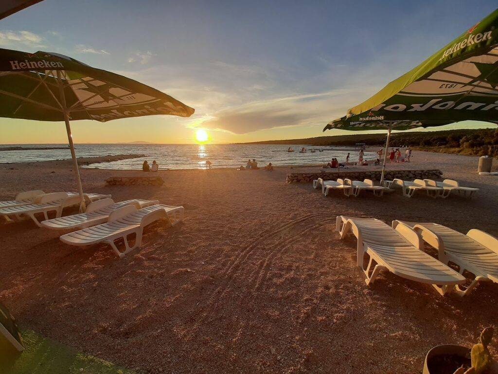 Chorvátsko-trojizbový apartmán s výhľadom na more-PAG - 19