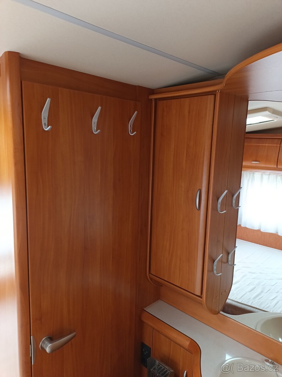 Hobby 410 SFE Excellent 2008 předstan a markýza - 19