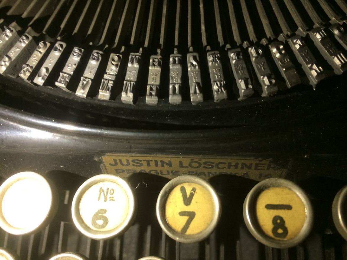 Starožitný psací stroj Oliver, Olympia, ... - 19