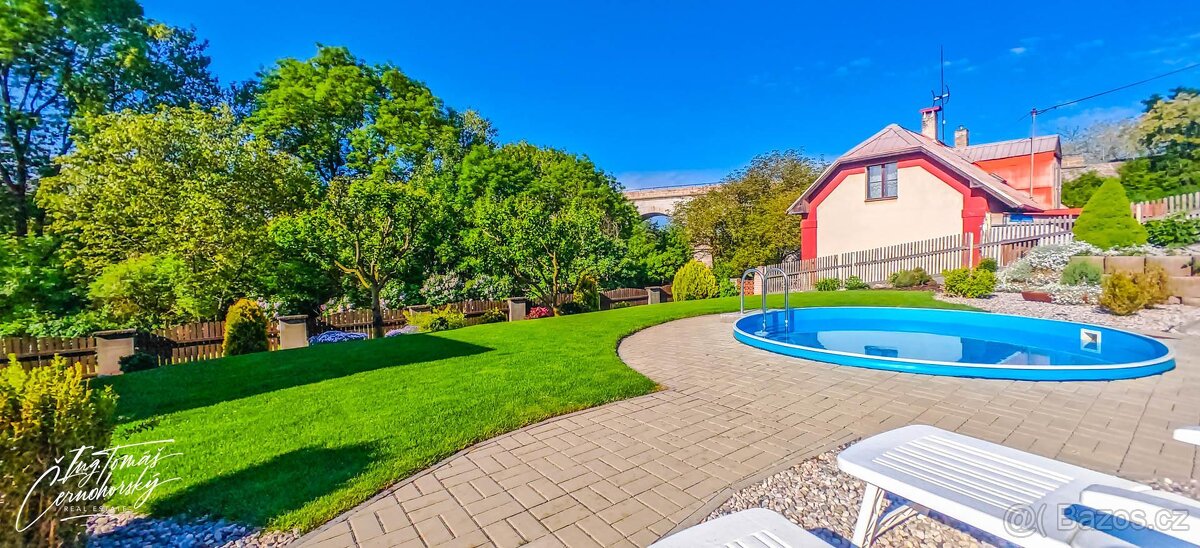 NOVINKA - Prodej krásného rodinného domu s bazénem, dřevěnou - 19