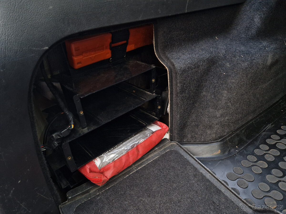 2004 VW Passat Variant 2.5 TDI V6 (BDH) 4motion 6MT - 19