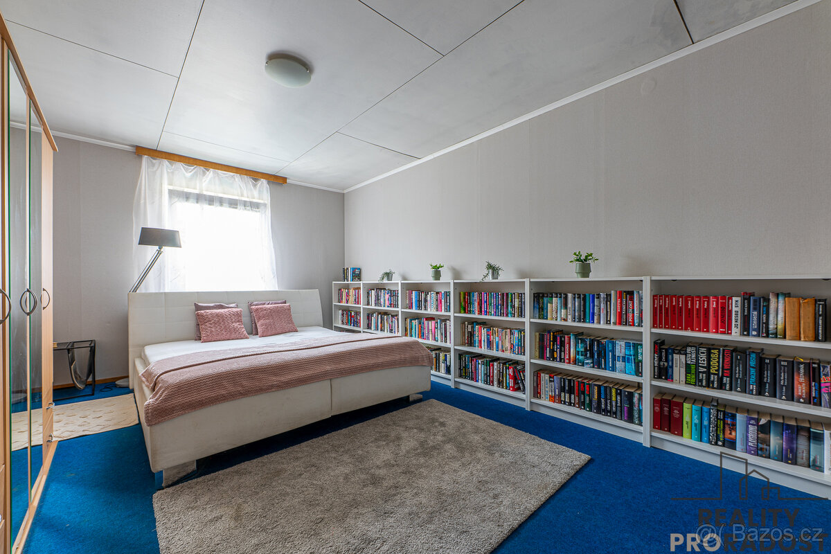 Rodinný dům 7+2, pozemek 573m2 - 19