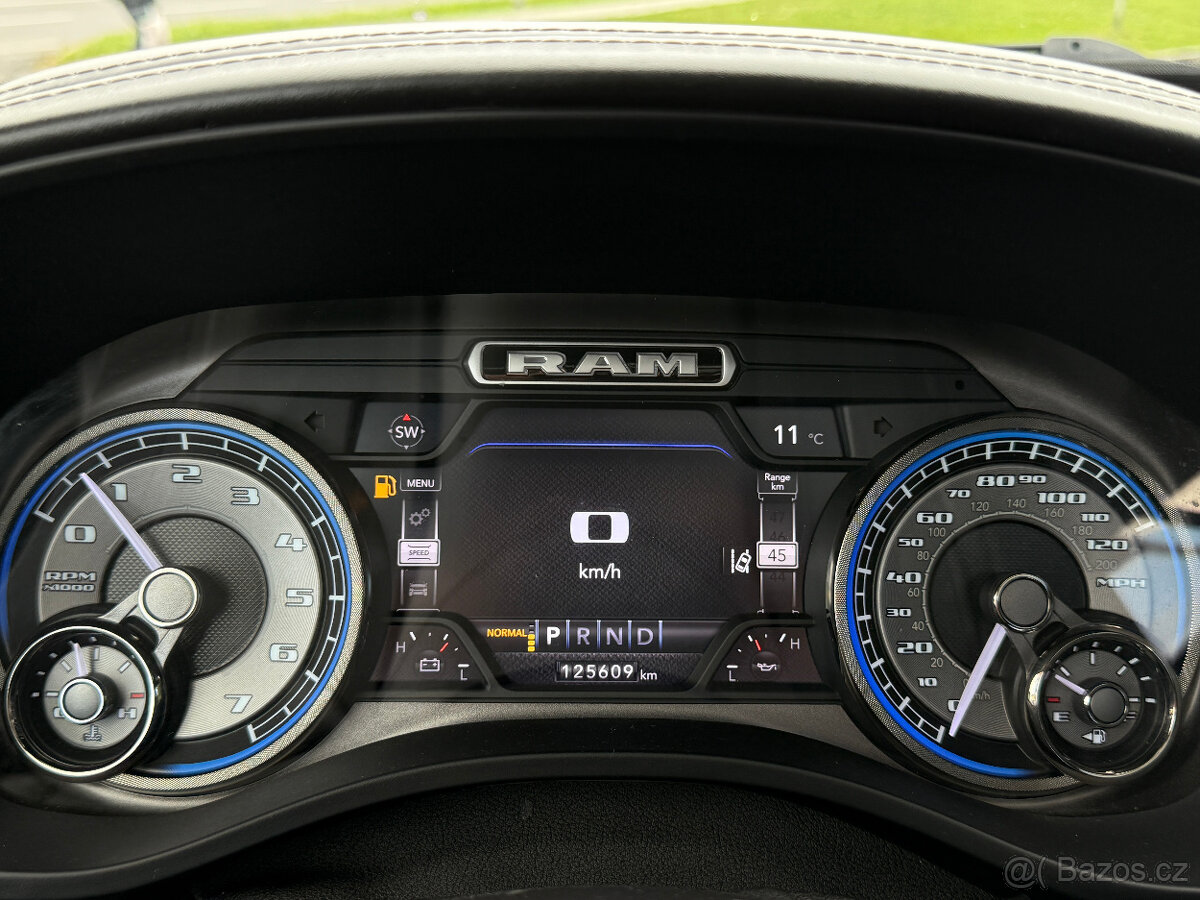 Dodge RAM 1500 LIMITED 5.7 V8 HEMI eTorque--2021--VZDUCH-- - 19