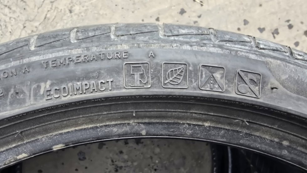 Letní pneu 225/40/19 PIrelli Run Flat - 19