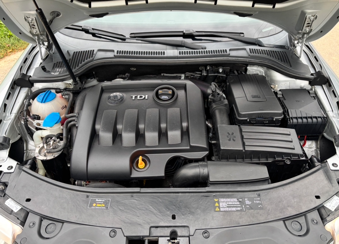 ŠKODA SUPERB 1.9 TDI BEZ DPF ELEGANCE - 19