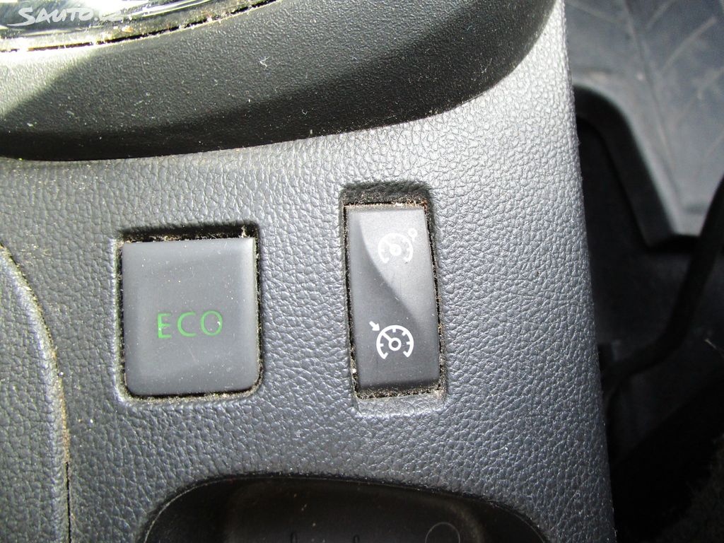 Renault Captur, 1,2-87KW-1.MAJITEL-KOUPEN V ČR - 19