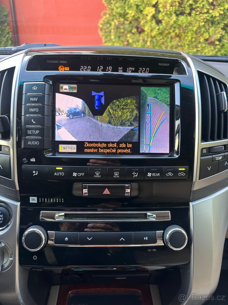 Toyota Land Cruiser 200 4.5D-4D V8 Luxury 7mist - 19