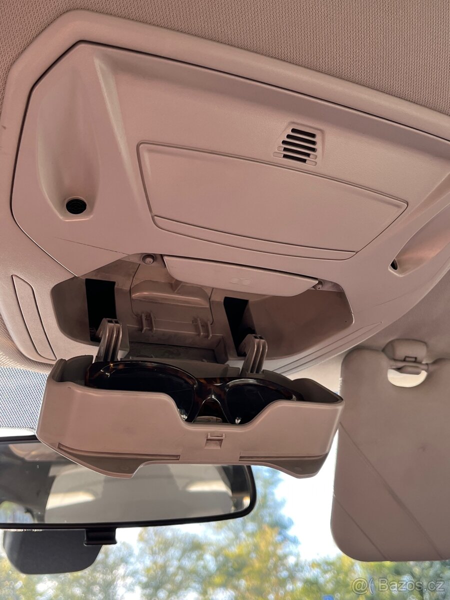 Ford Mondeo 2013 rok 2.0L Diesel 140 hp - 19