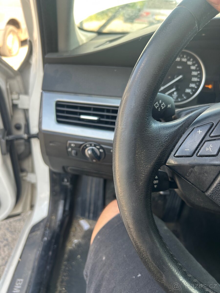 BMW e61 520D Díly - 19