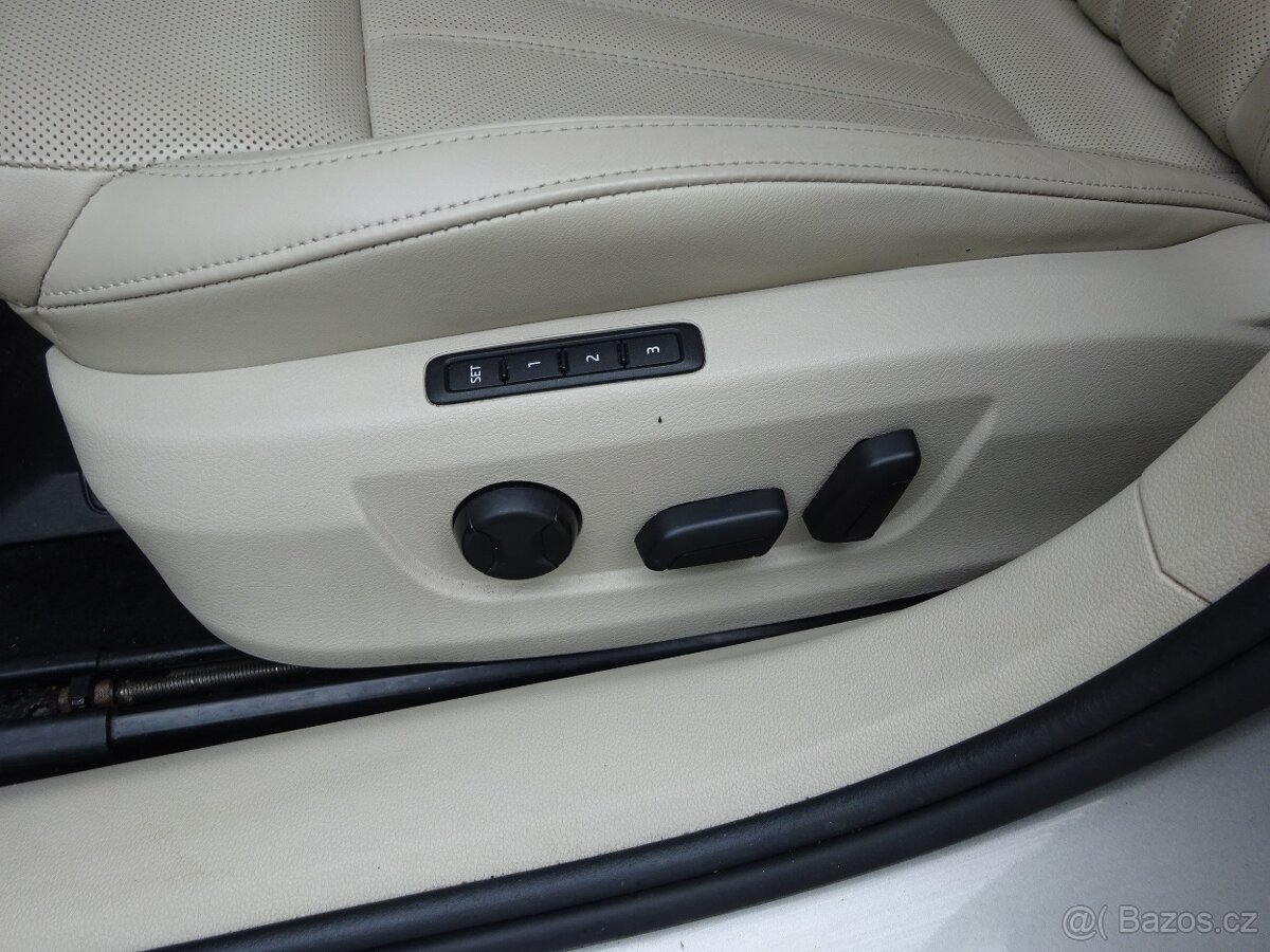 Škoda Superb 2.0 TDI Combi 4x4 L&K r.v.2018 (DPH) ČR - 19