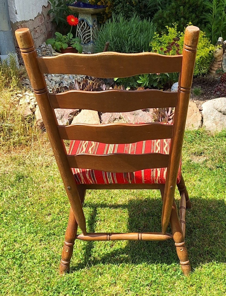 Prodám jídelní stůl, rohová lavice, ratanové dvojkřeslo - 19