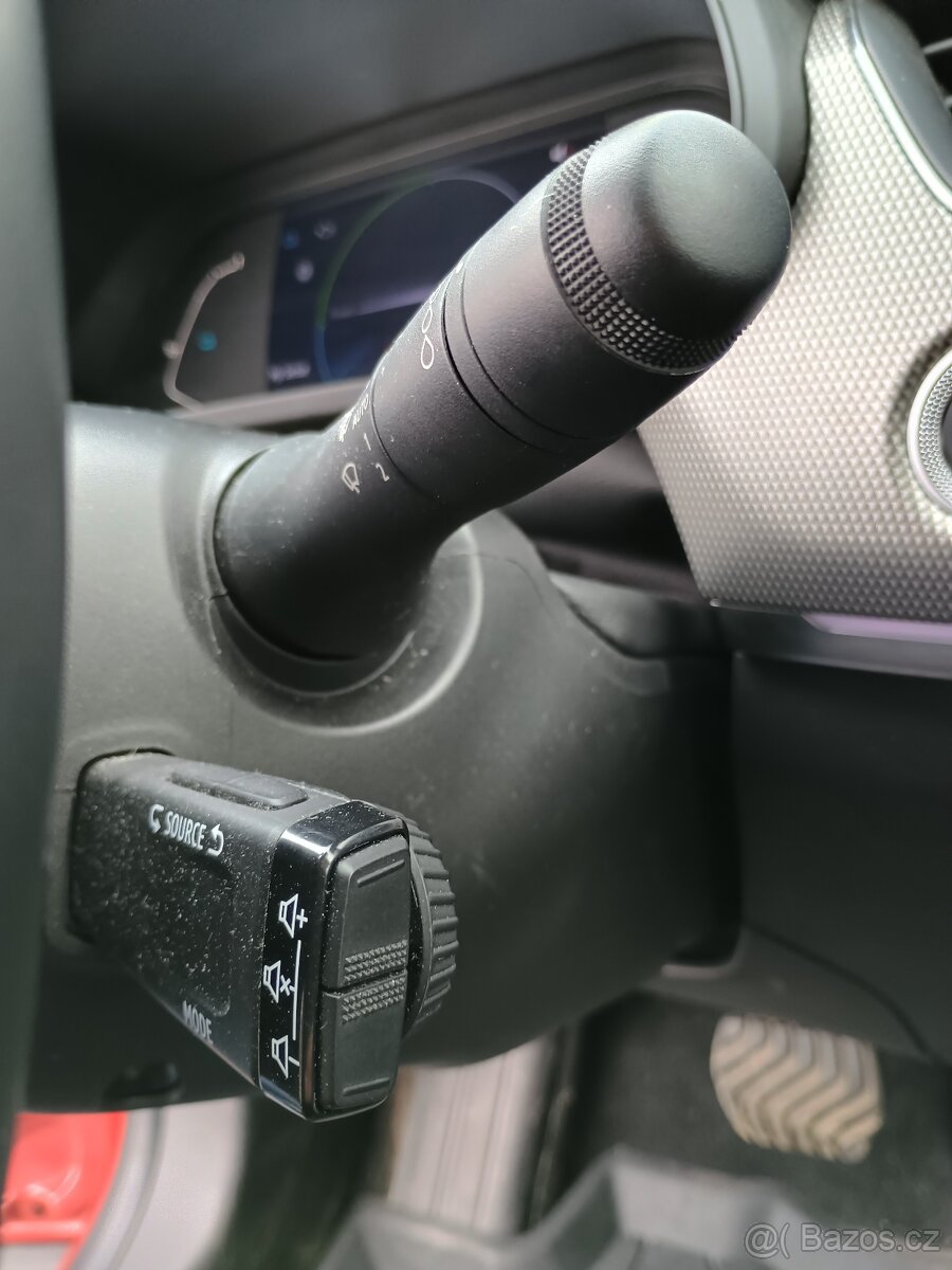 Renault Arkana Intens E-Tech 145 - pěkný stav - 19