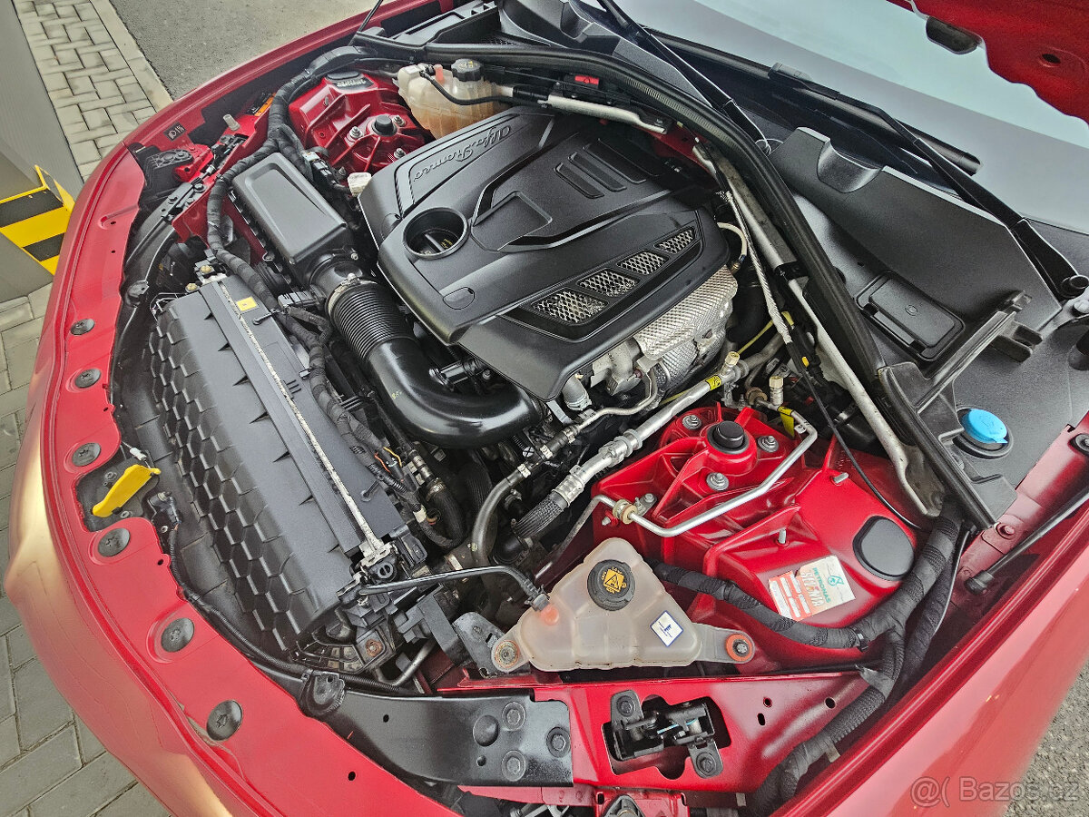Alfa Romeo Giulia 2.0T 147 kW - 19
