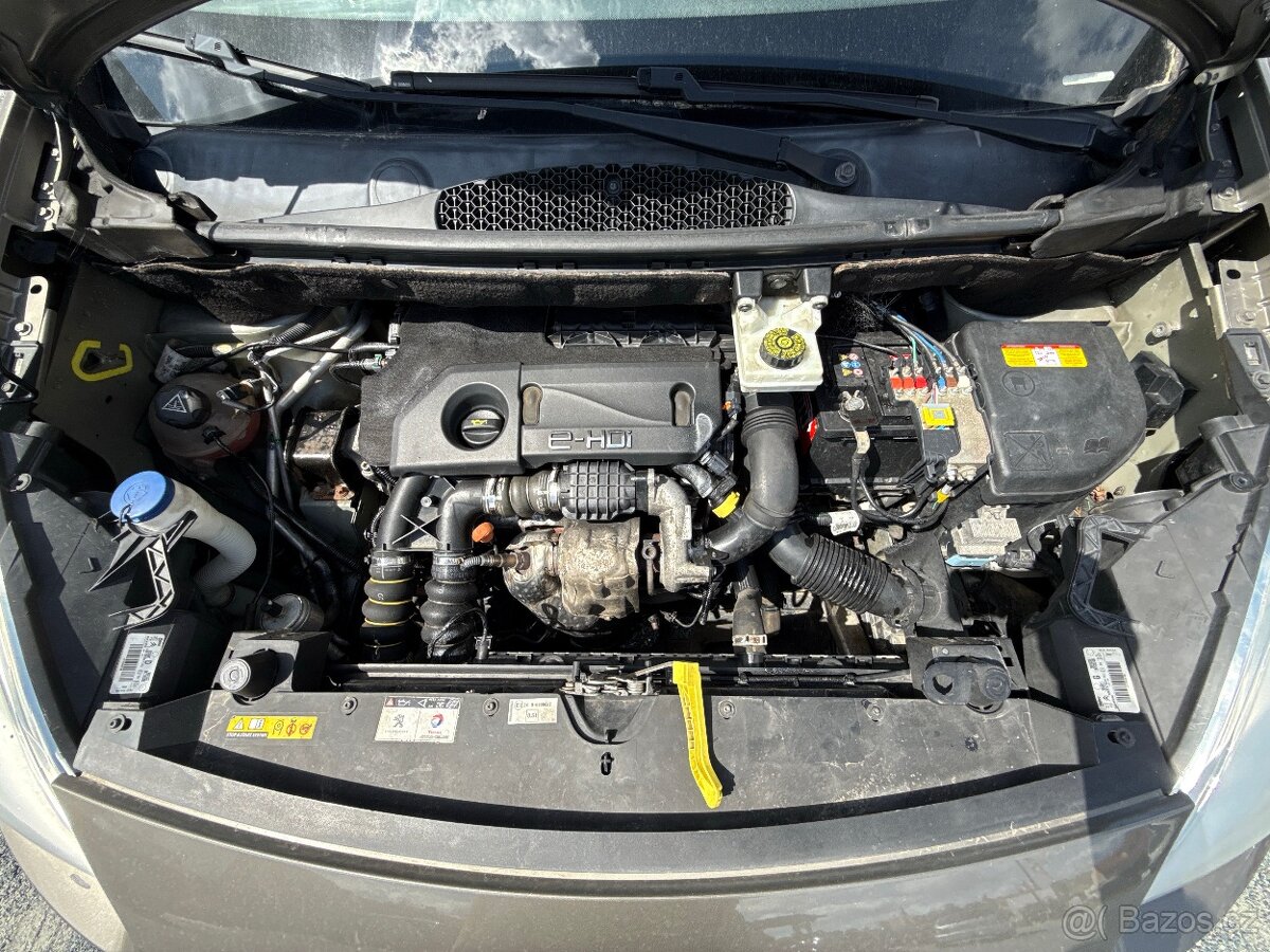 Peugeot Partner Tepee 1.6 HDI 68kW 5-MÍST 2x ŠOUPAČKY - 19