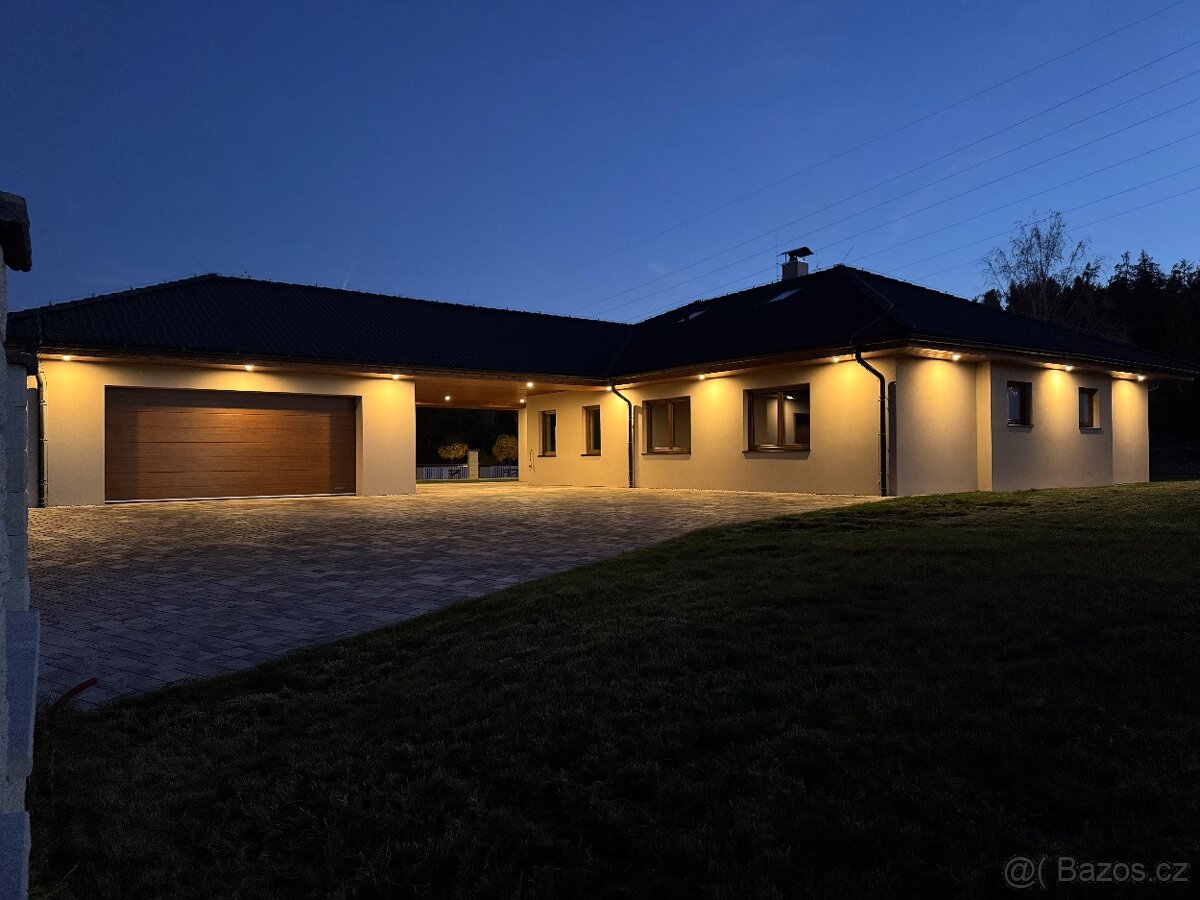 Pronájem novostavby rodinného domu 296 m2 - 19