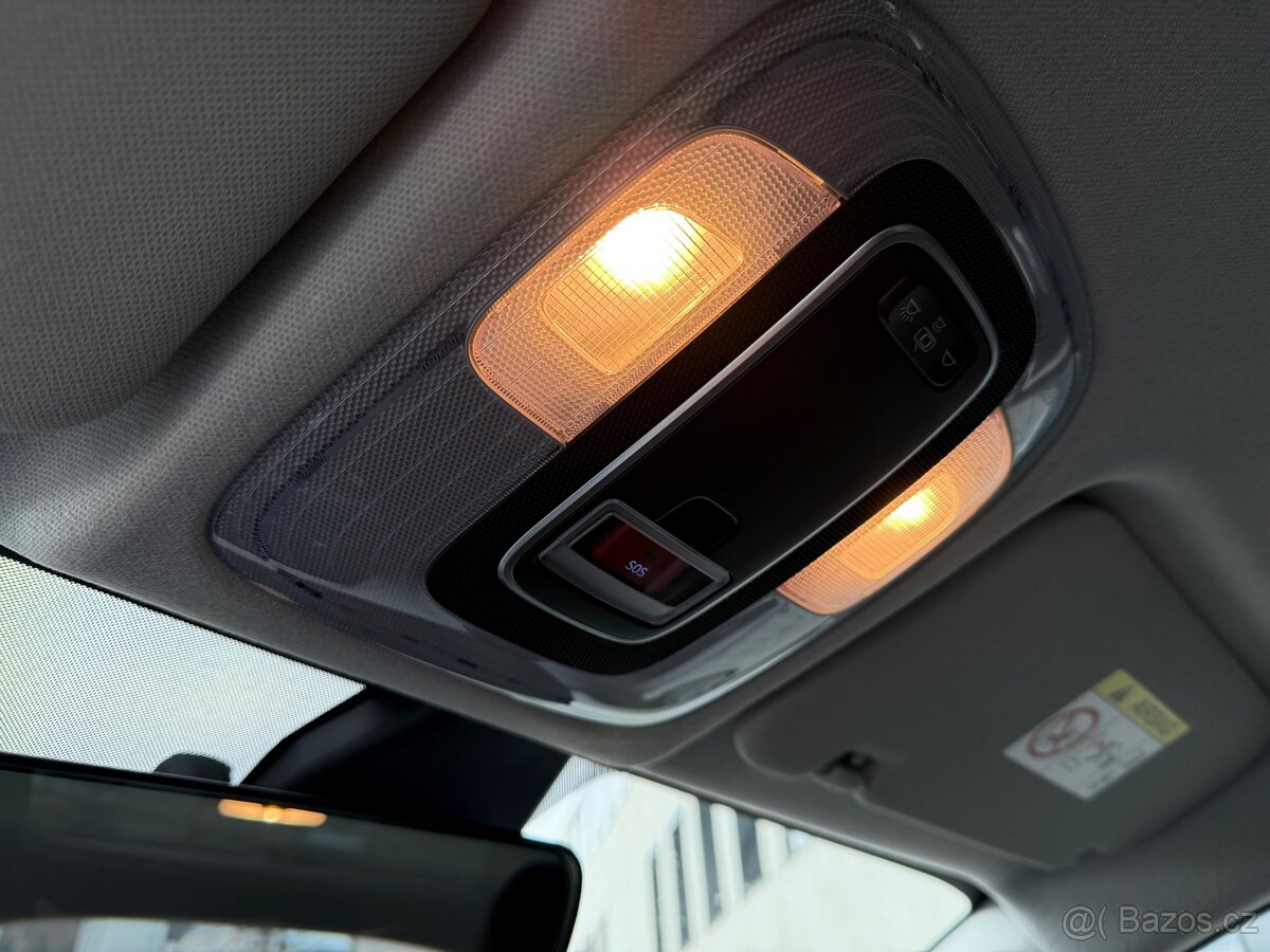 Hyundai i20 / 1.2i 62 kW / 2021 - 19