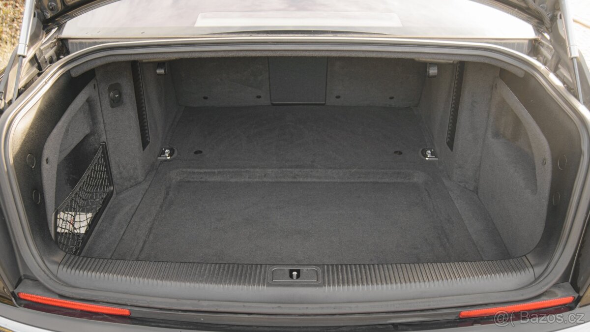 Audi A8, V8 Quattro 4,2FSI/257kW ČR 2.maj - 19