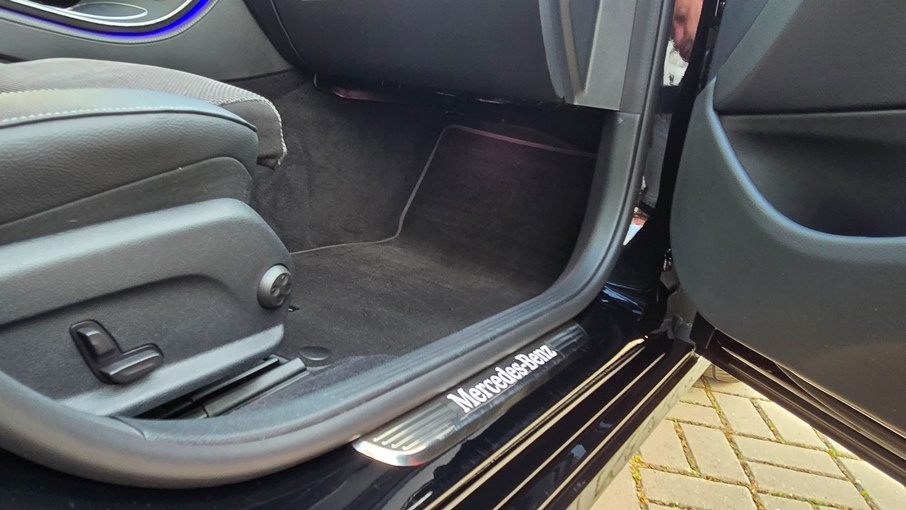 Mercedes-Benz E220 CDI T 4MATIC 143kW - 19