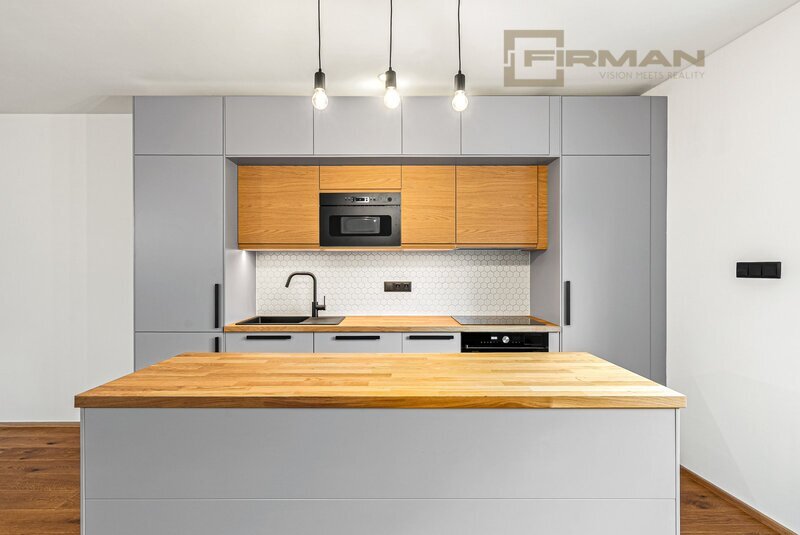 Prodej nadstandardního domu se dvěma bytovými jednotkami na - 19