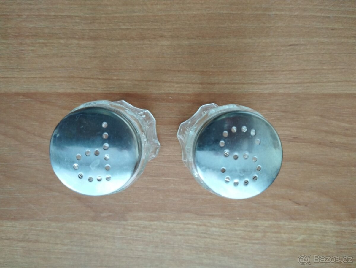 Vánoční dárky: hrnky, těžítka, váza, sklenice, tácy aj. - 19