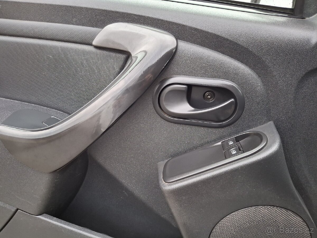 DUSTER 1.6 16V 84 KW KLIMATIZACE - 19