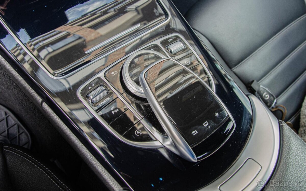 Mercedes-Benz C400 trieda Sedan 4matic A/T - 19