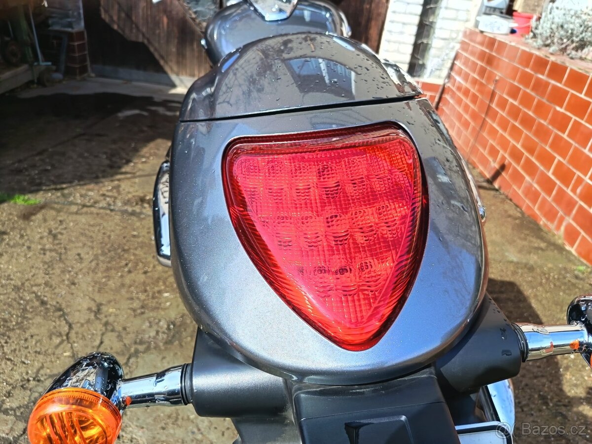 Suzuki VZR 1800 - 19