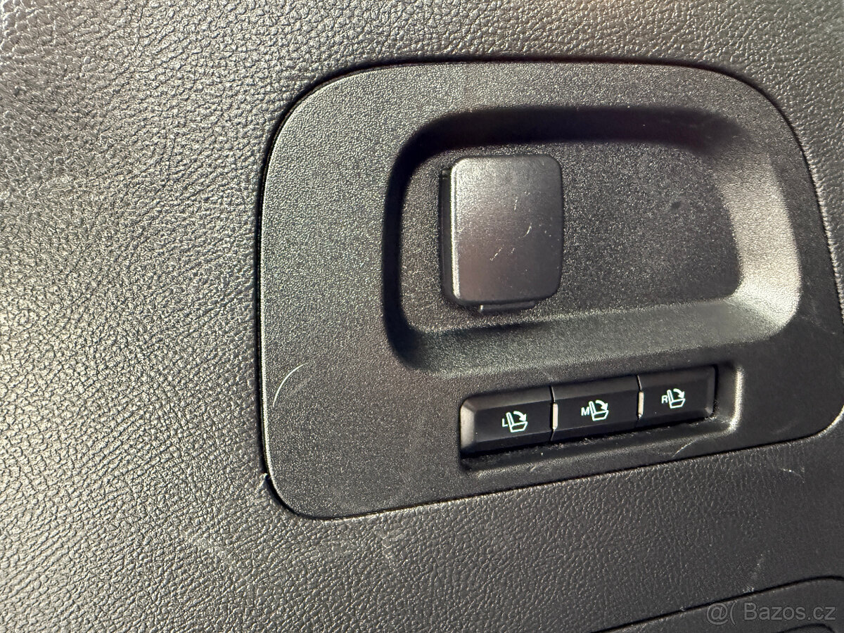 Ford S-MAX 2.0 TDCI ECOBLUE TITANIUM Automat odpočet DPH - 19