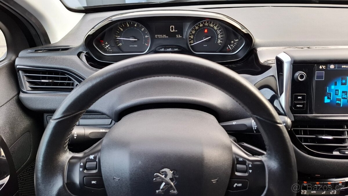 Peugeot 208 1,0 VTI - 50kw. KRÁSNÝ STAV - NAJETO: 70 tis km - 19