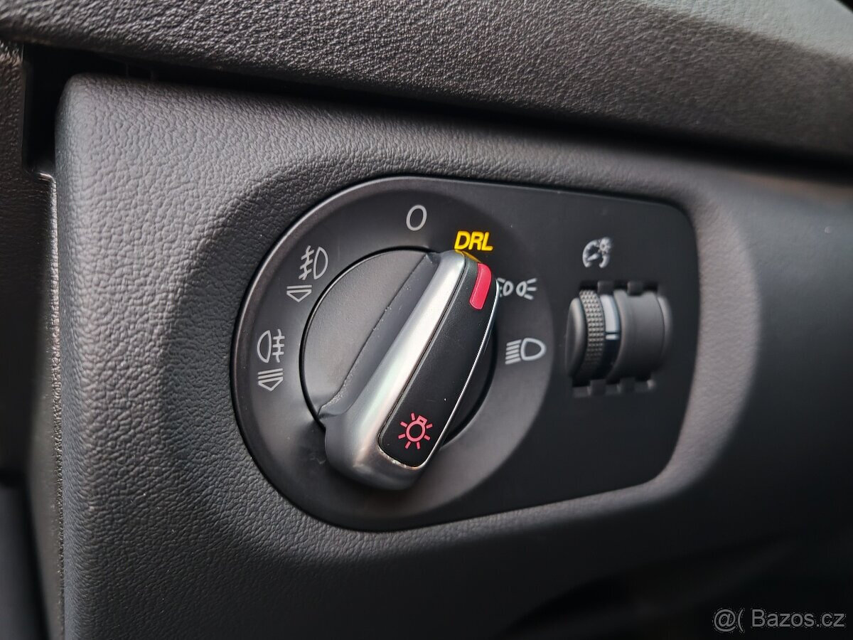 Audi A3 Sportback rok 2011 1.4 Tfsi 92kW benzín 132000km - 19