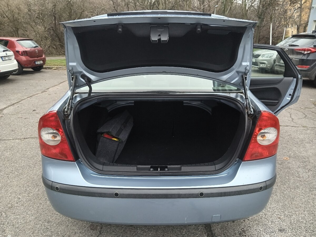 Ford Focus 1.6 16V Ghia - 19