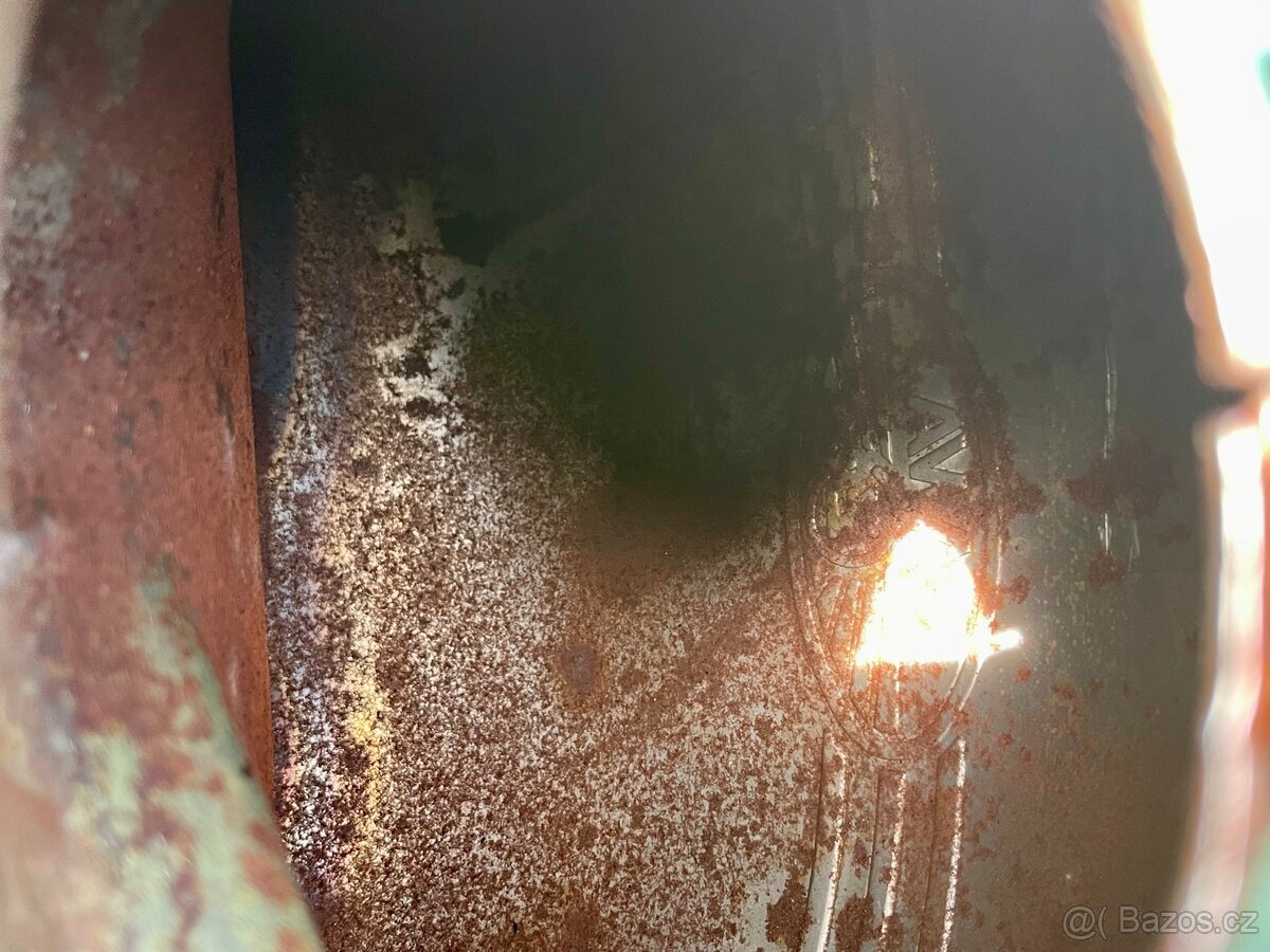 Jawa ČZ 250 350 kývačka - nádrž s víčkem - 19