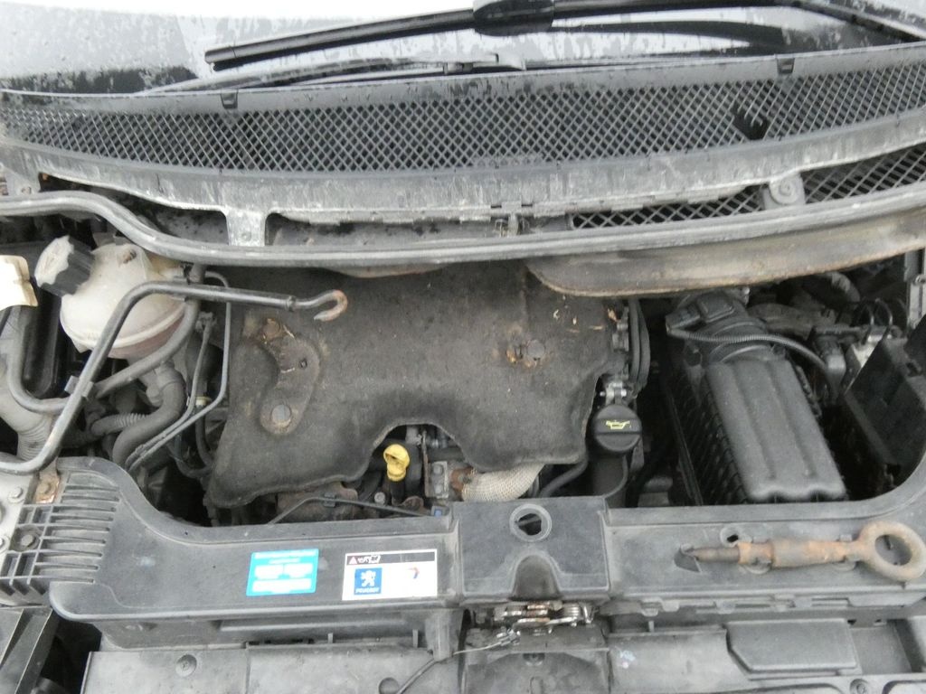 Peugeot 807 2.2 HDI xenony - 19