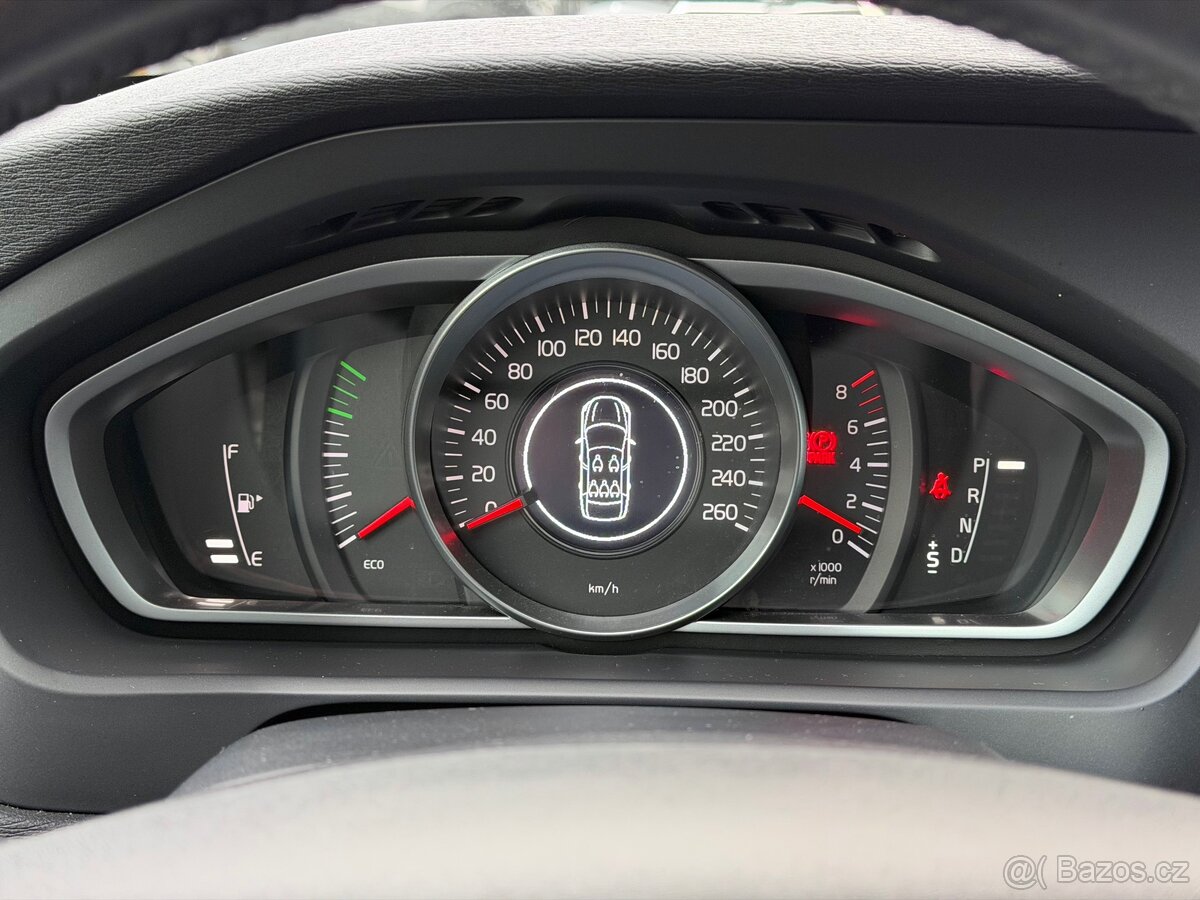 Volvo V40 Cross Country / T4 132 kW / automat / 4x4 - 19