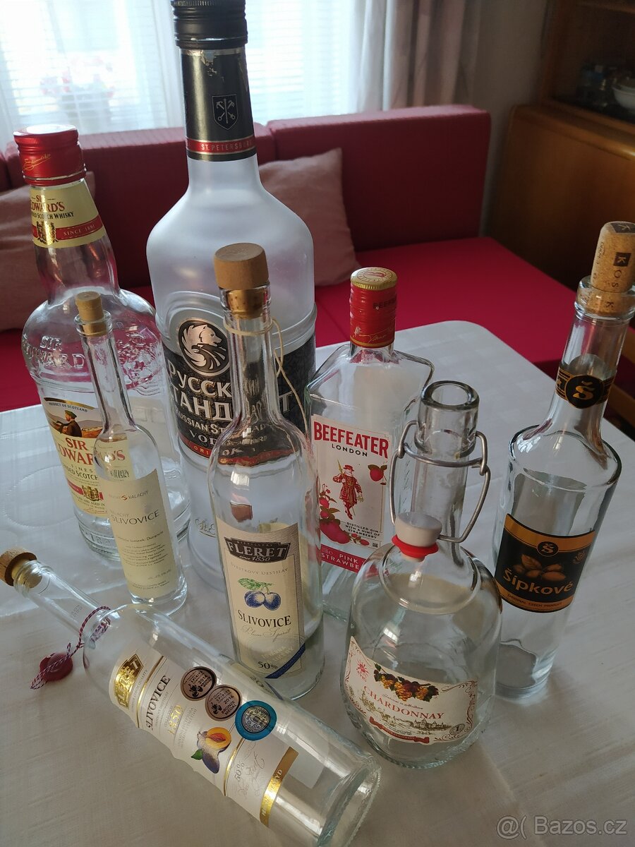 láhve 0,5l a 1lt s uzávěrem, plucky (placatky) 0,2l - 19