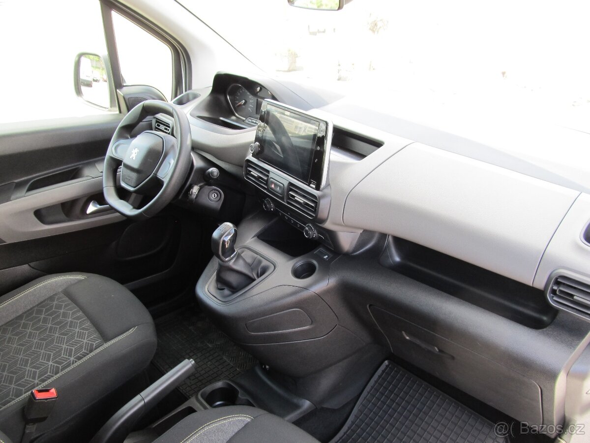 Peugeot Rifter 1.5 BlueHDi 5 míst ČR 1.maj - 19